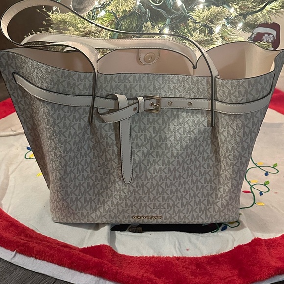 Michael Kors Tote Bag - Picture 1 of 3